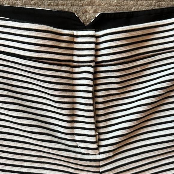 BCBGMaxAzria shorts - Picture 2 of 12